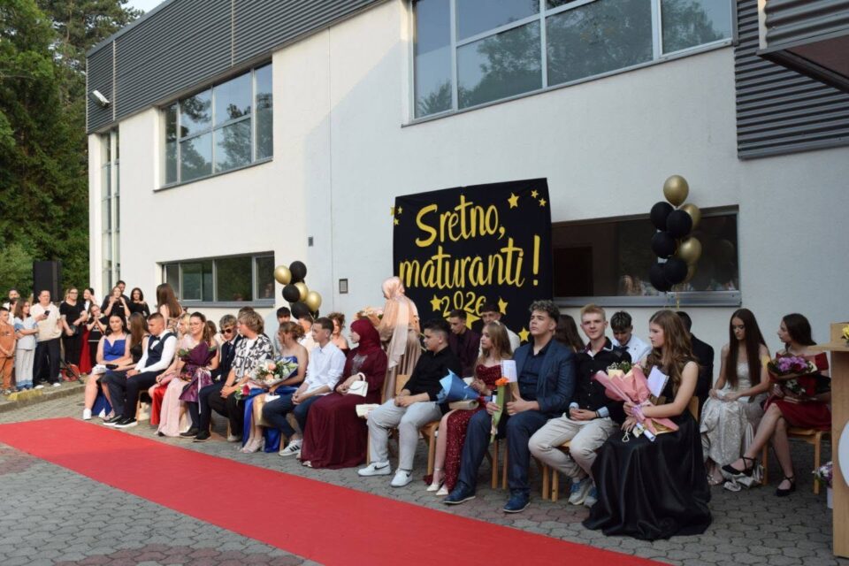 Svečani ispraćaj maturanata